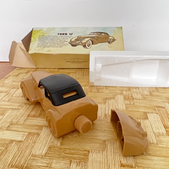 Vintage Avon cord ‘37 tai winds aftershave 7fl oz. - Picture 7 of 7